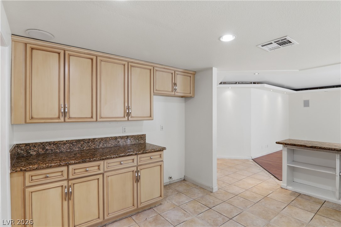 4727 Beaconsfield Street Las Vegas NV 89147