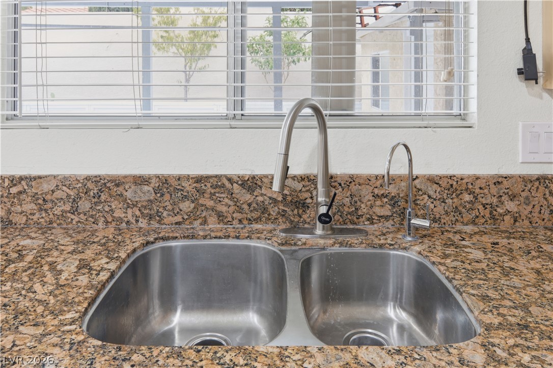 4727 Beaconsfield Street Las Vegas NV 89147
