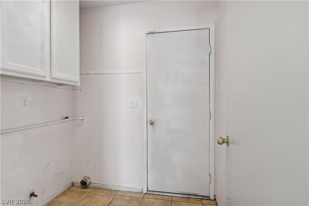4727 Beaconsfield Street Las Vegas NV 89147