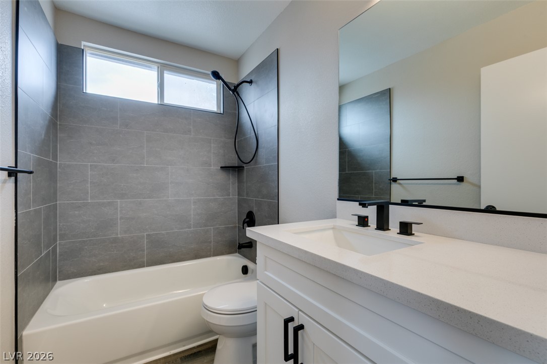 8721 Raindrop Canyon Avenue Las Vegas NV 89129
