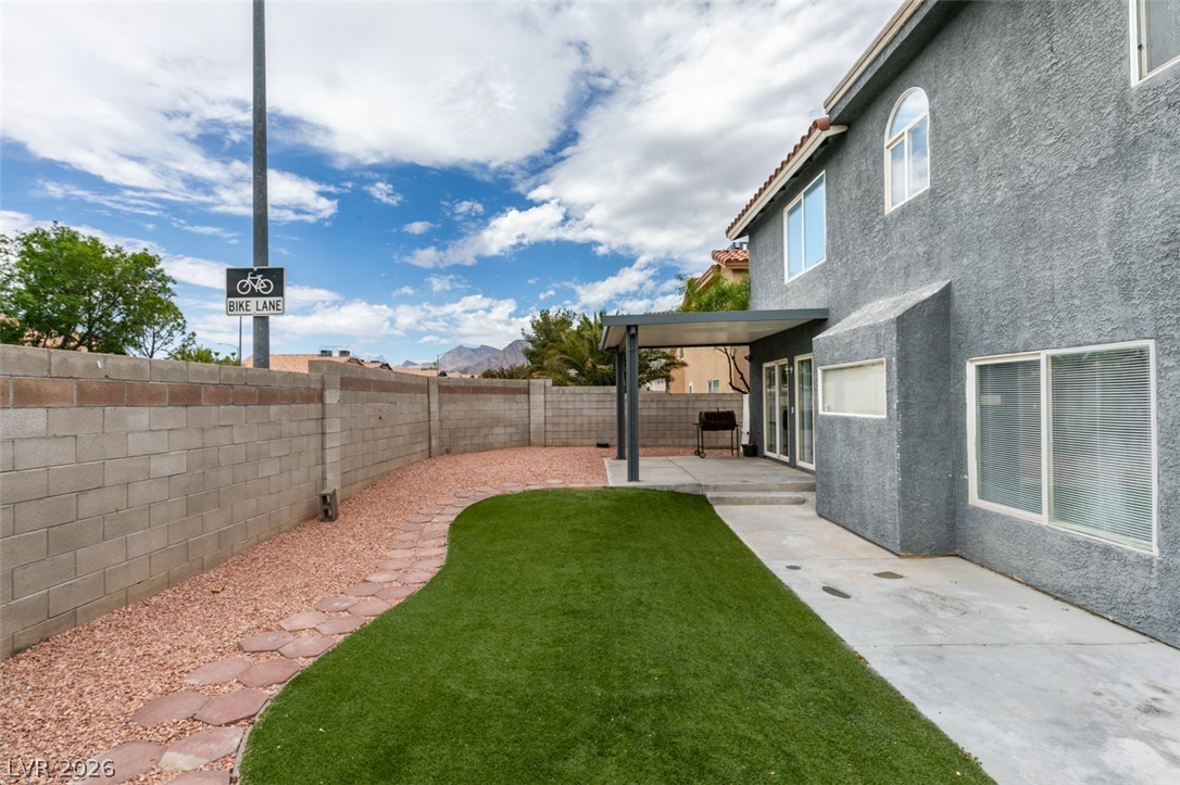 8721 Raindrop Canyon Avenue Las Vegas NV 89129