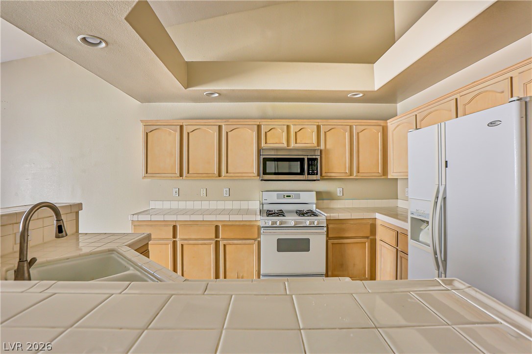 211 Crown Imperial Street Henderson NV 89074