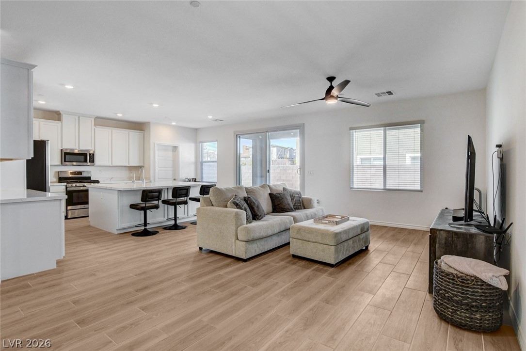 9262 Aiden Valley Avenue Las Vegas NV 89143