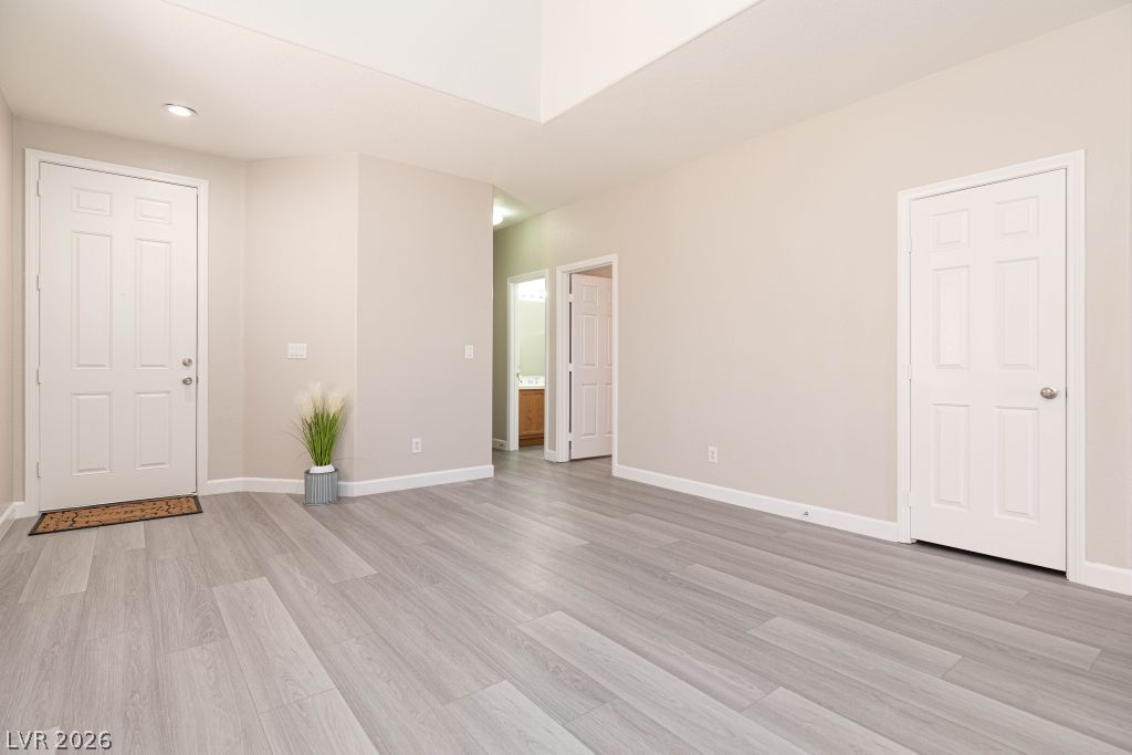 7019 Azure Beach Street Las Vegas NV 89148