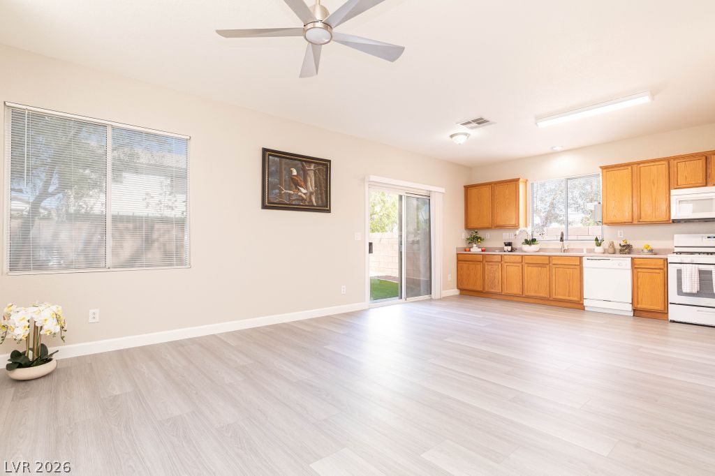 7019 Azure Beach Street Las Vegas NV 89148
