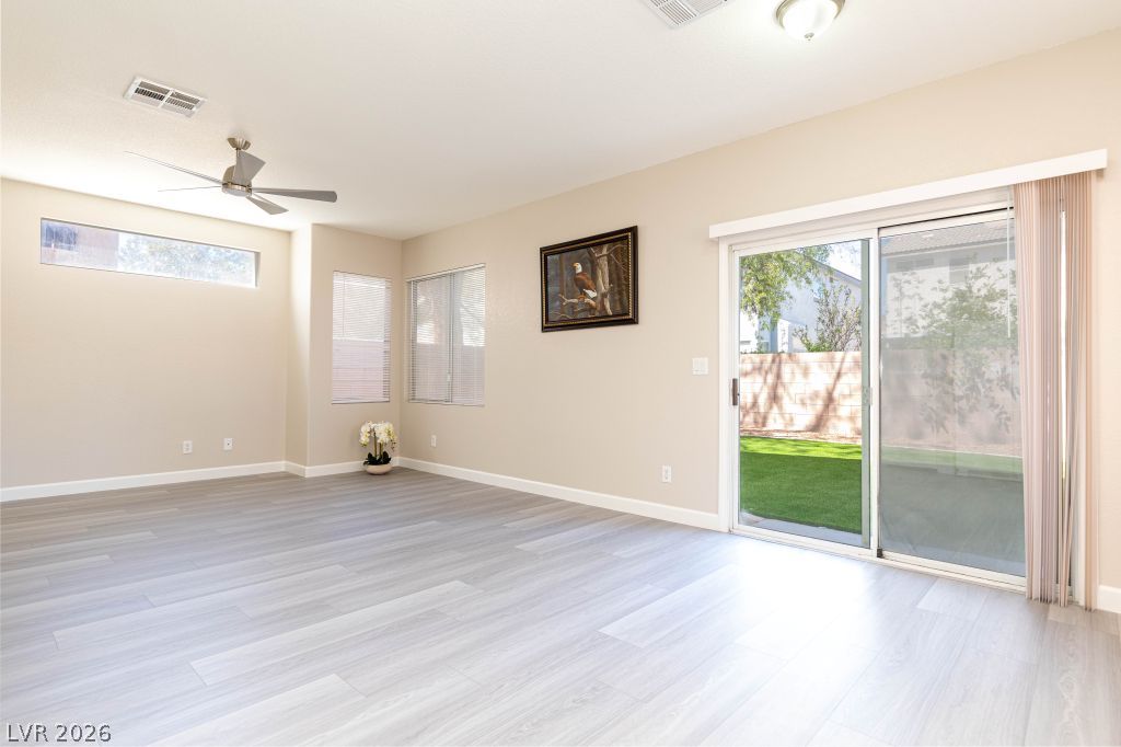 7019 Azure Beach Street Las Vegas NV 89148