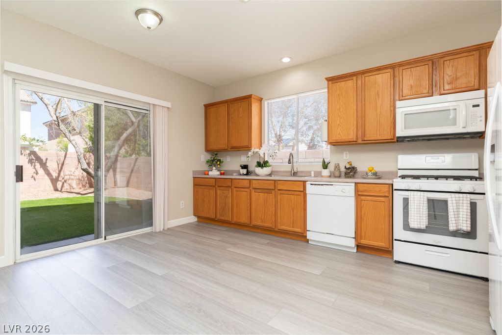 7019 Azure Beach Street Las Vegas NV 89148