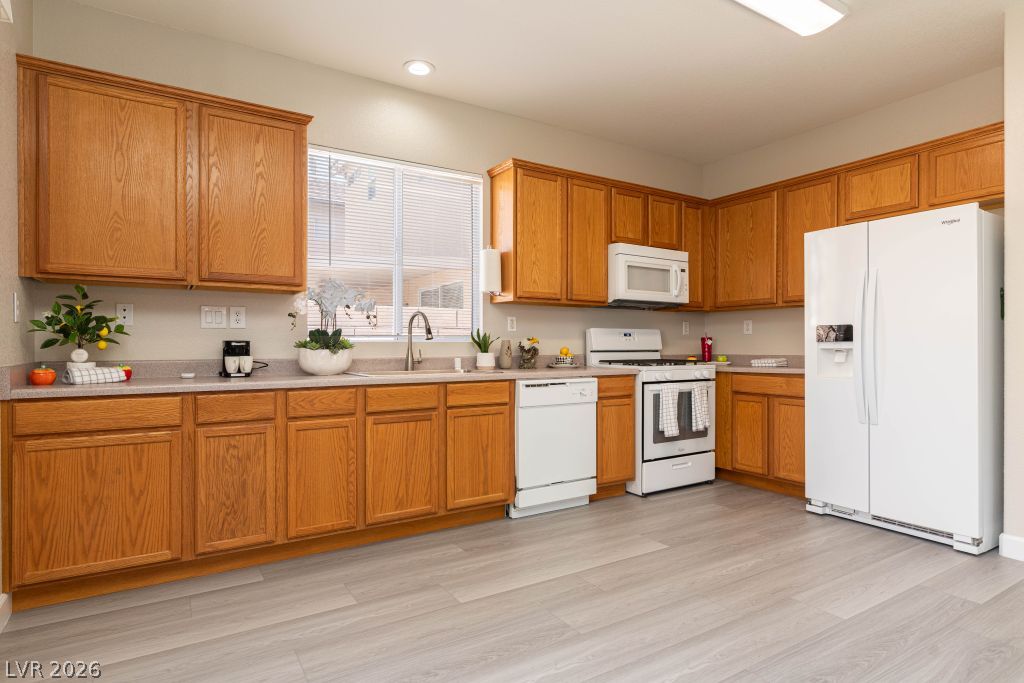 7019 Azure Beach Street Las Vegas NV 89148