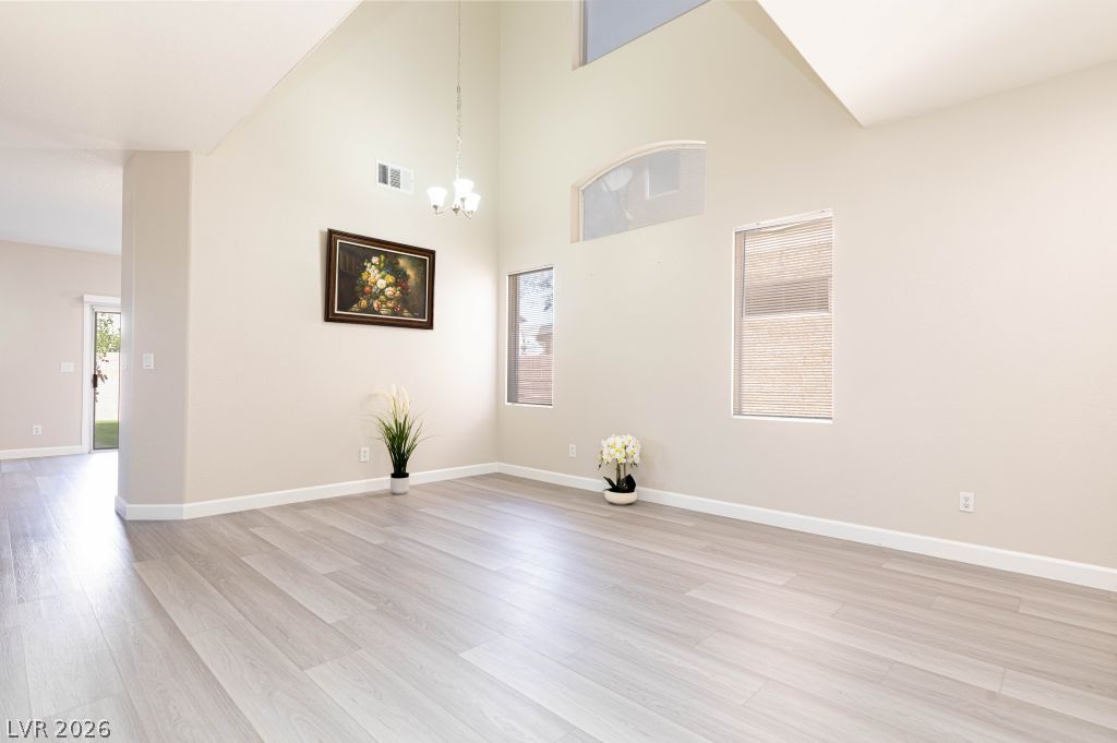 7019 Azure Beach Street Las Vegas NV 89148