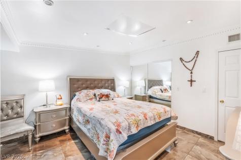 2083 La Vante Avenue Las Vegas NV 89169