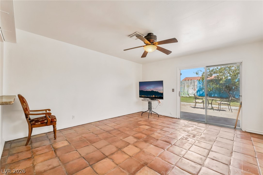 6604 Larchwood Lane Las Vegas NV 89103