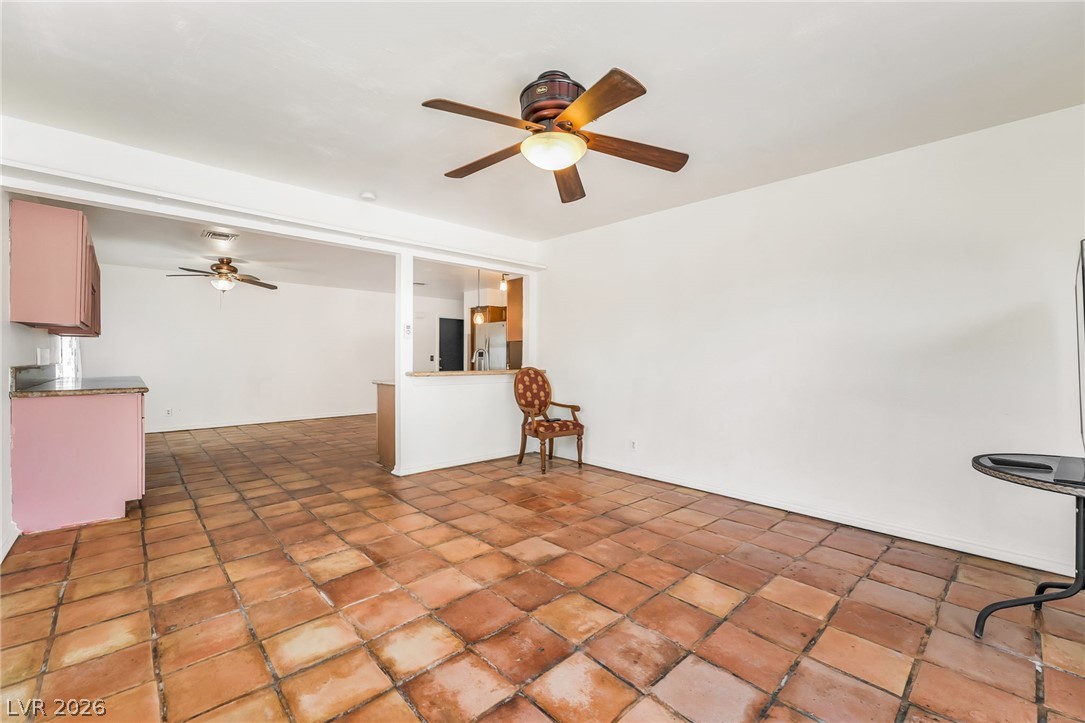 6604 Larchwood Lane Las Vegas NV 89103