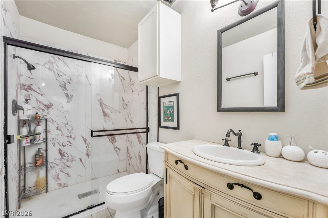 6604 Larchwood Lane Las Vegas NV 89103