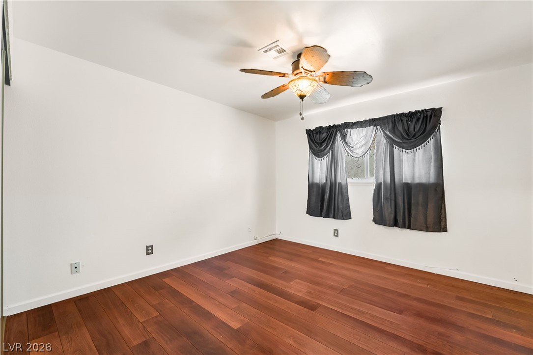 6604 Larchwood Lane Las Vegas NV 89103