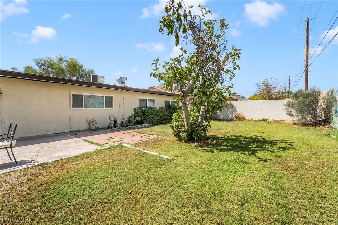 6604 Larchwood Lane Las Vegas NV 89103