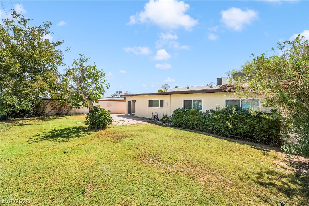6604 Larchwood Lane Las Vegas NV 89103