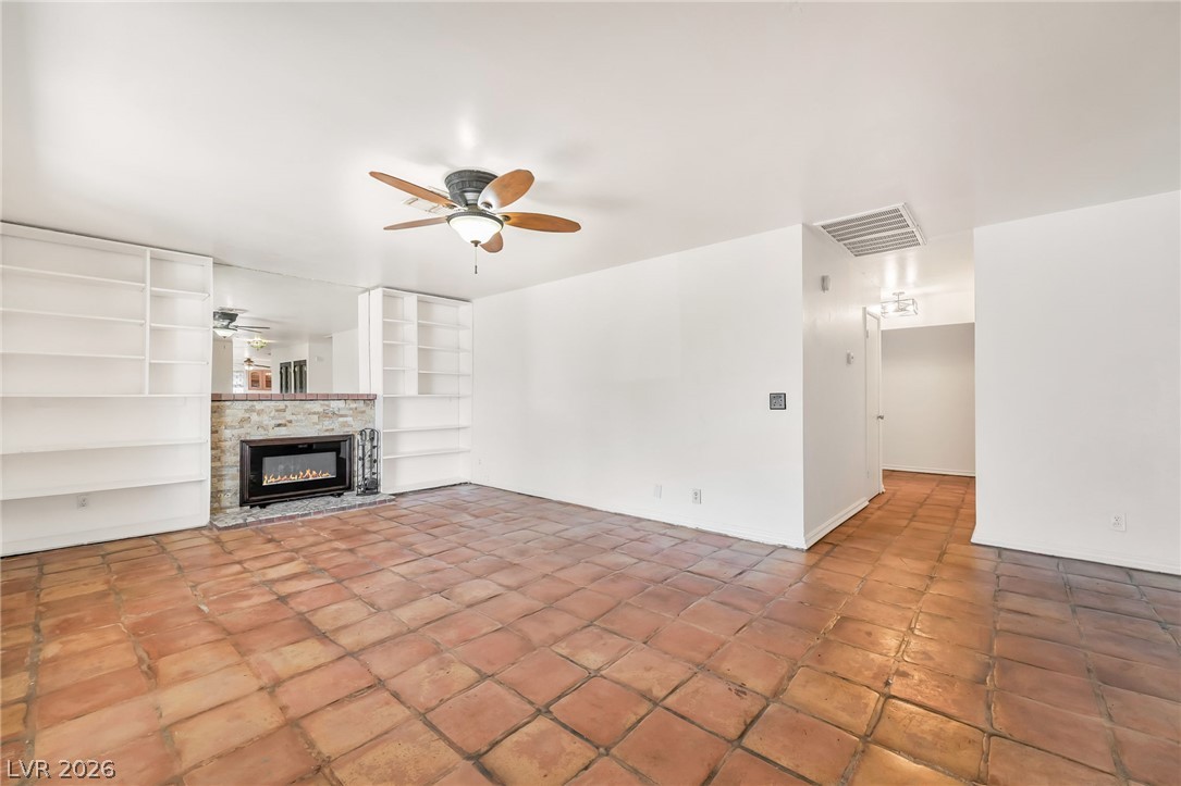 6604 Larchwood Lane Las Vegas NV 89103