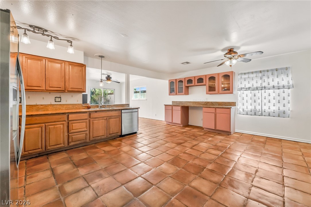 6604 Larchwood Lane Las Vegas NV 89103