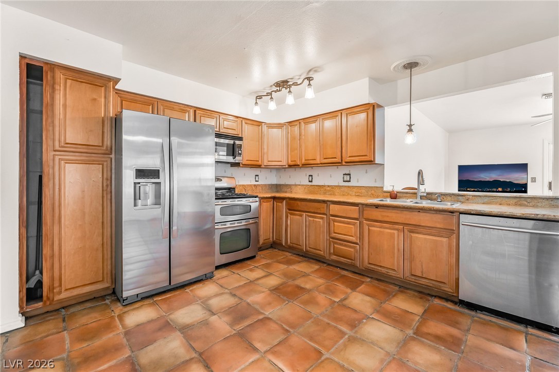 6604 Larchwood Lane Las Vegas NV 89103