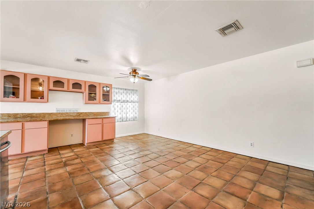 6604 Larchwood Lane Las Vegas NV 89103