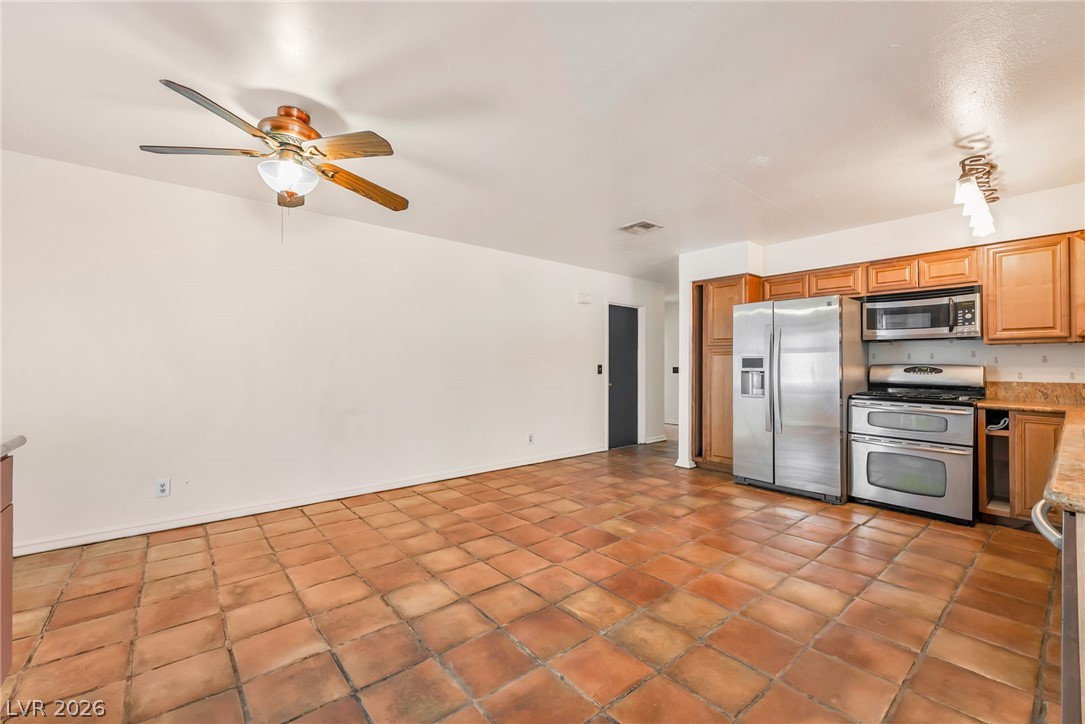 6604 Larchwood Lane Las Vegas NV 89103