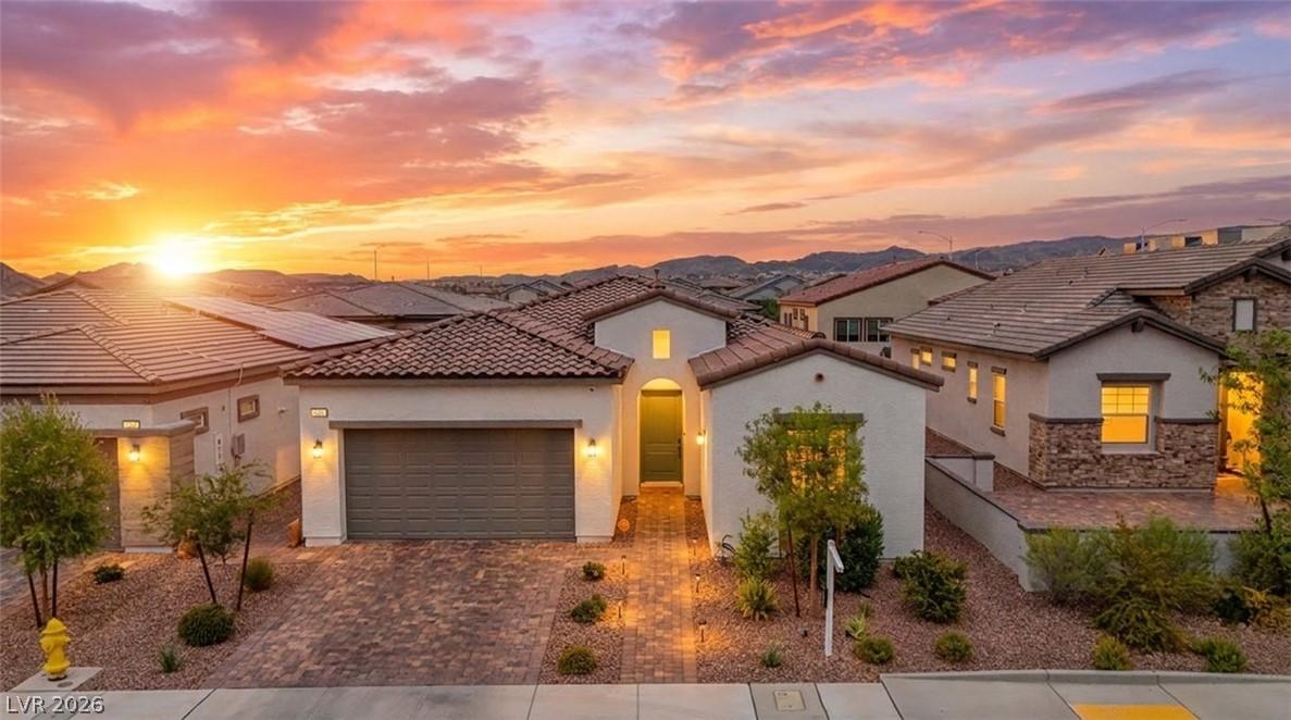 812 Klamath Springs Street Henderson NV 89011