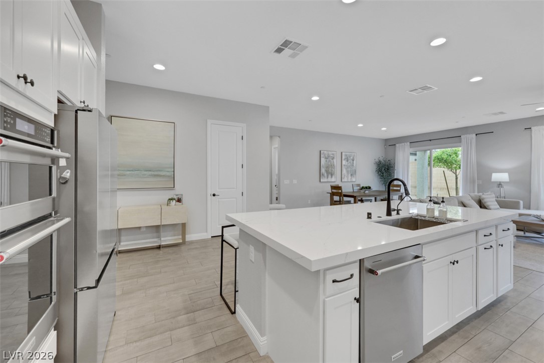 812 Klamath Springs Street Henderson NV 89011