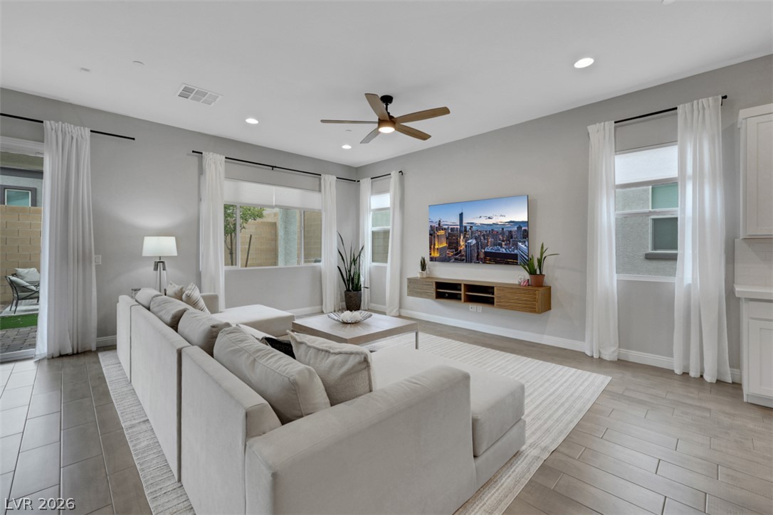 812 Klamath Springs Street Henderson NV 89011
