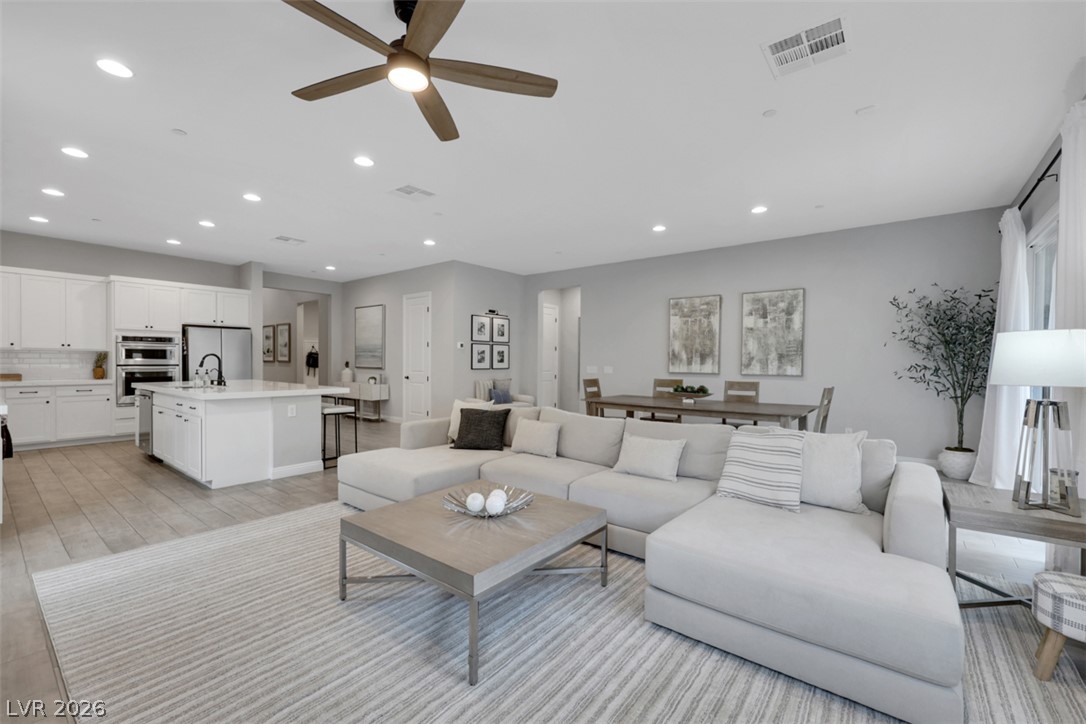 812 Klamath Springs Street Henderson NV 89011