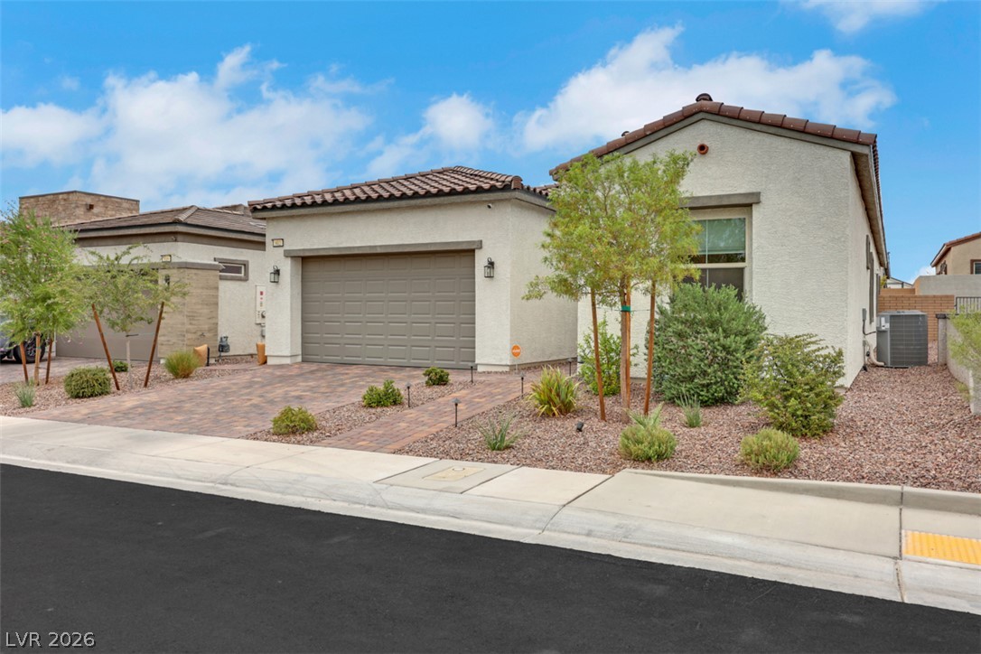812 Klamath Springs Street Henderson NV 89011