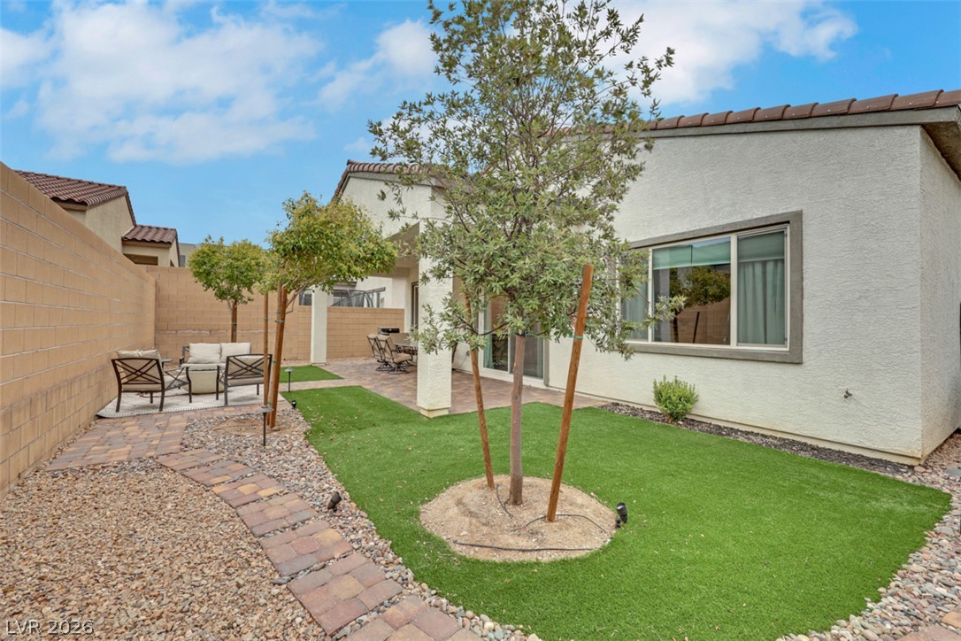 812 Klamath Springs Street Henderson NV 89011