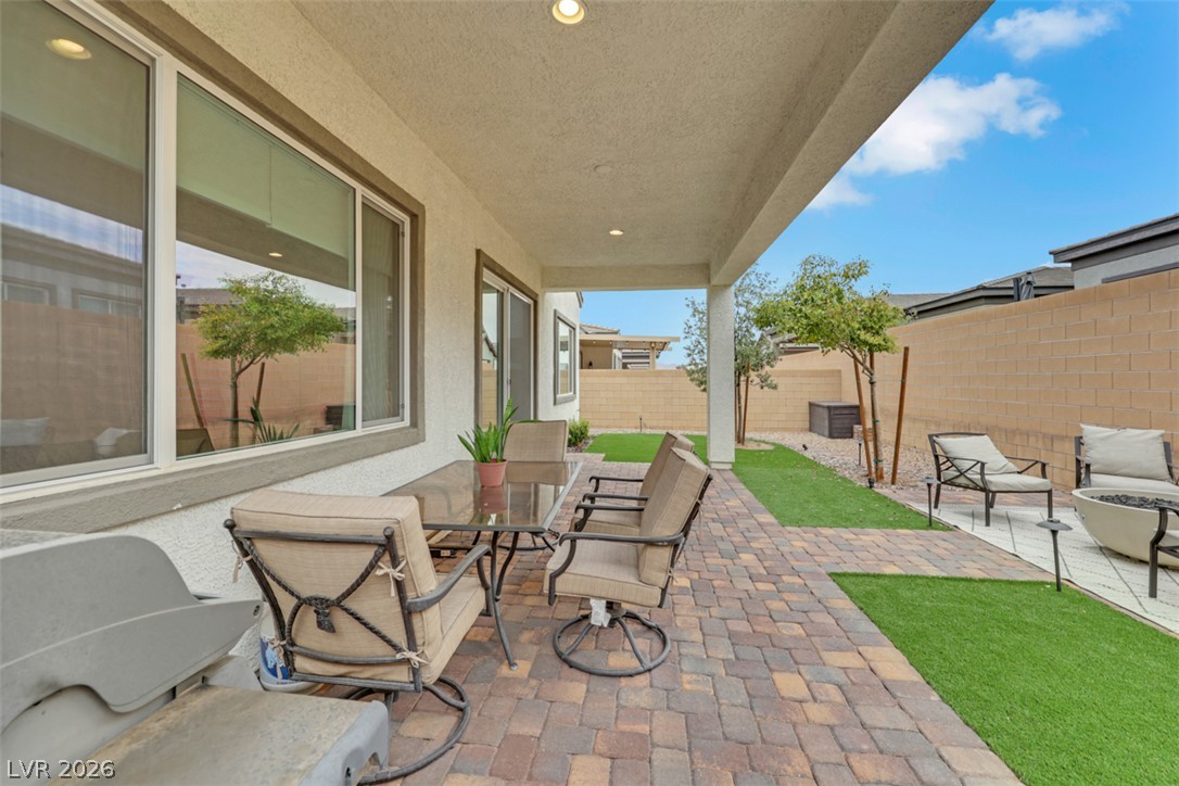812 Klamath Springs Street Henderson NV 89011