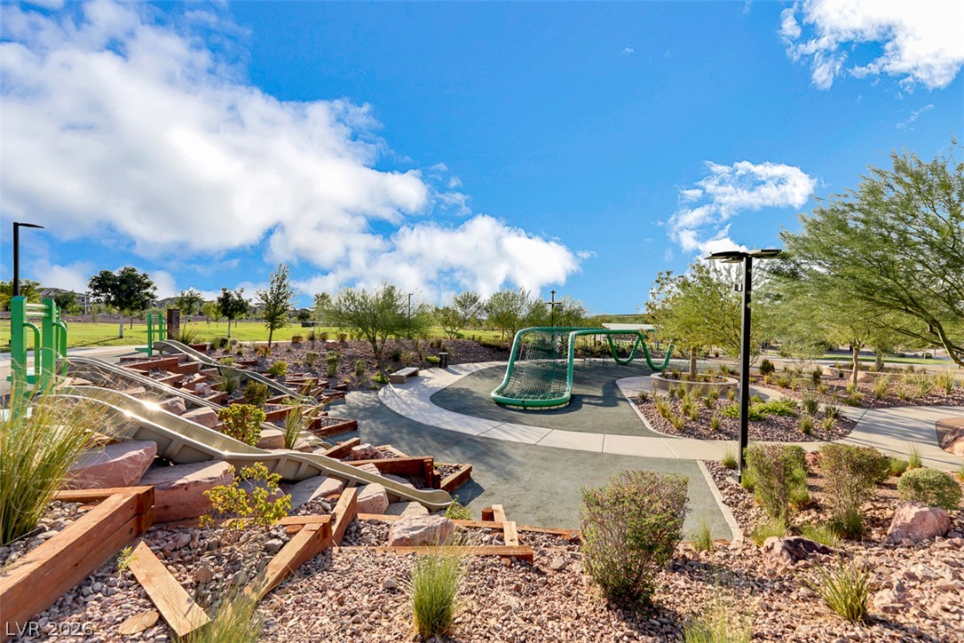 812 Klamath Springs Street Henderson NV 89011