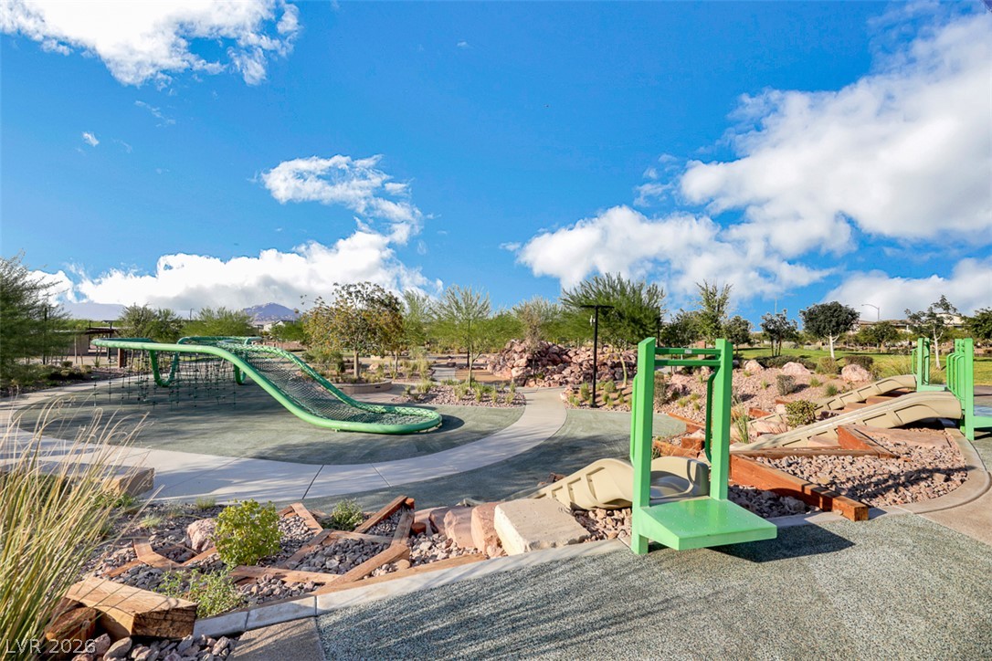 812 Klamath Springs Street Henderson NV 89011