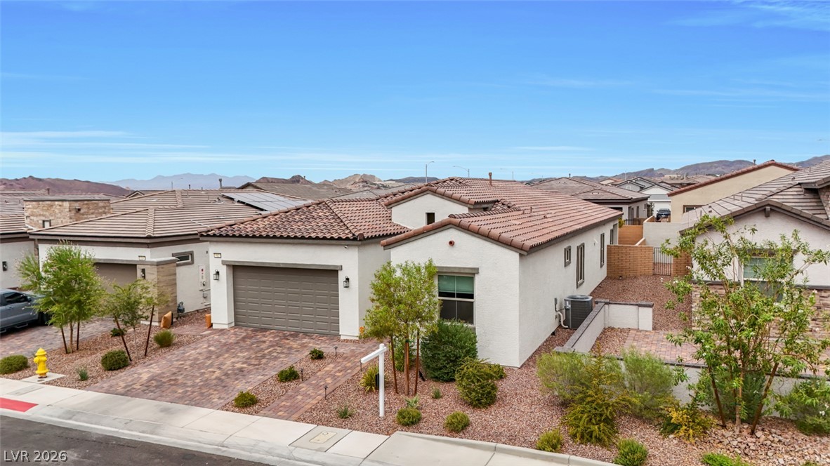 812 Klamath Springs Street Henderson NV 89011