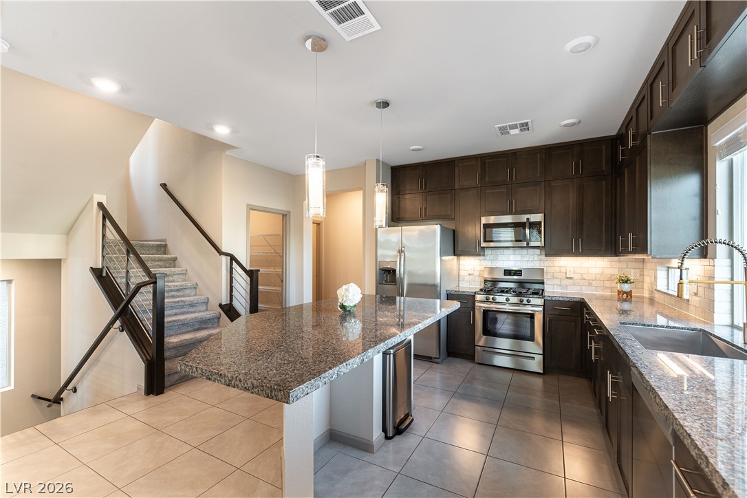 8012 Carpenter Creek Avenue Las Vegas NV 89113