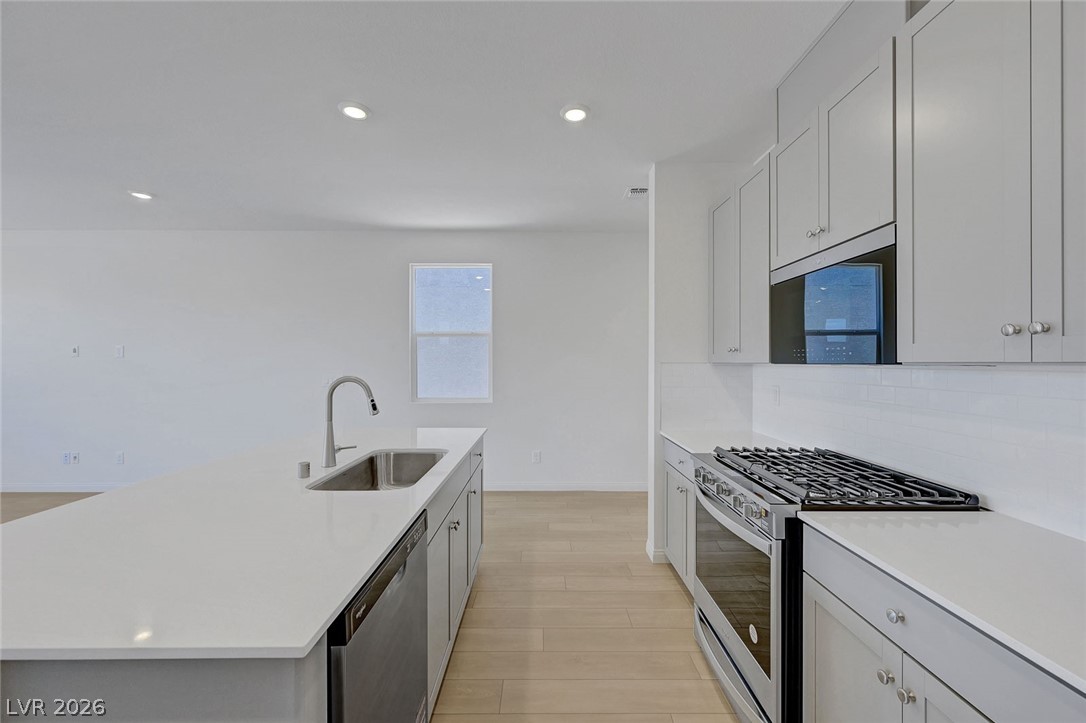 7086 Parkallen Avenue Las Vegas NV 89113