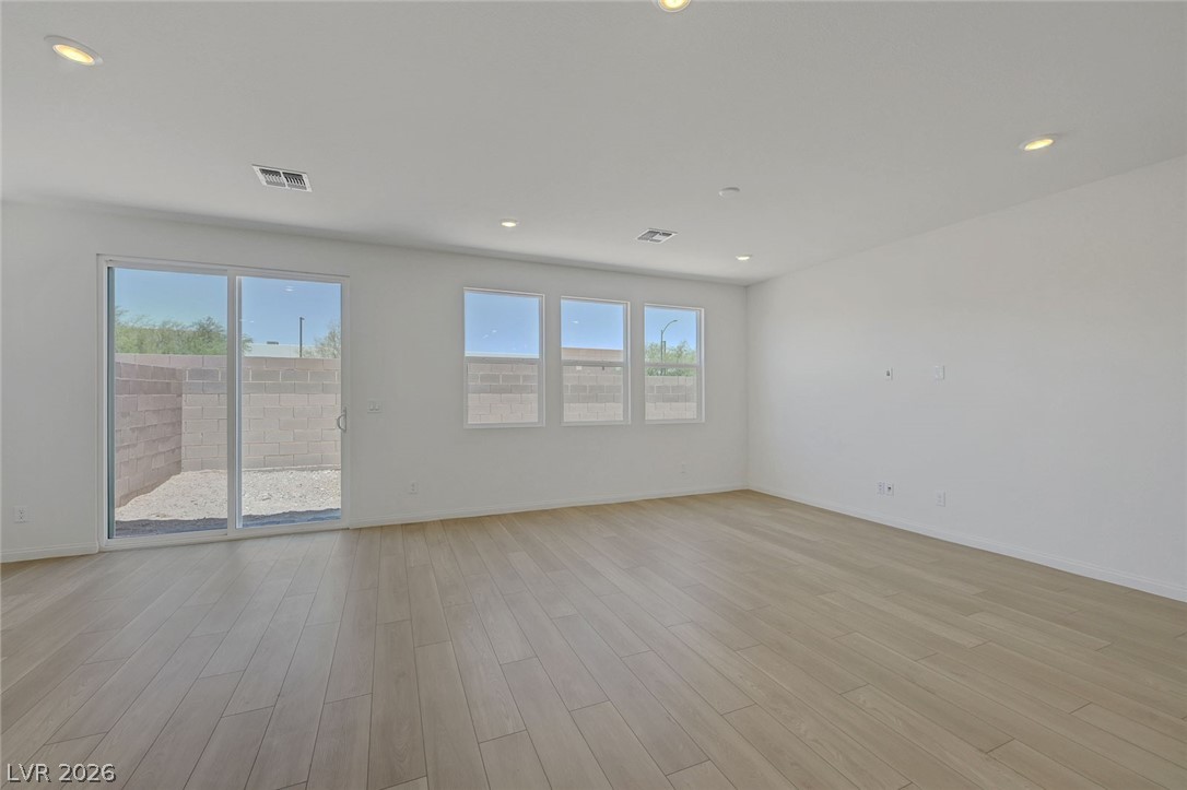 7086 Parkallen Avenue Las Vegas NV 89113