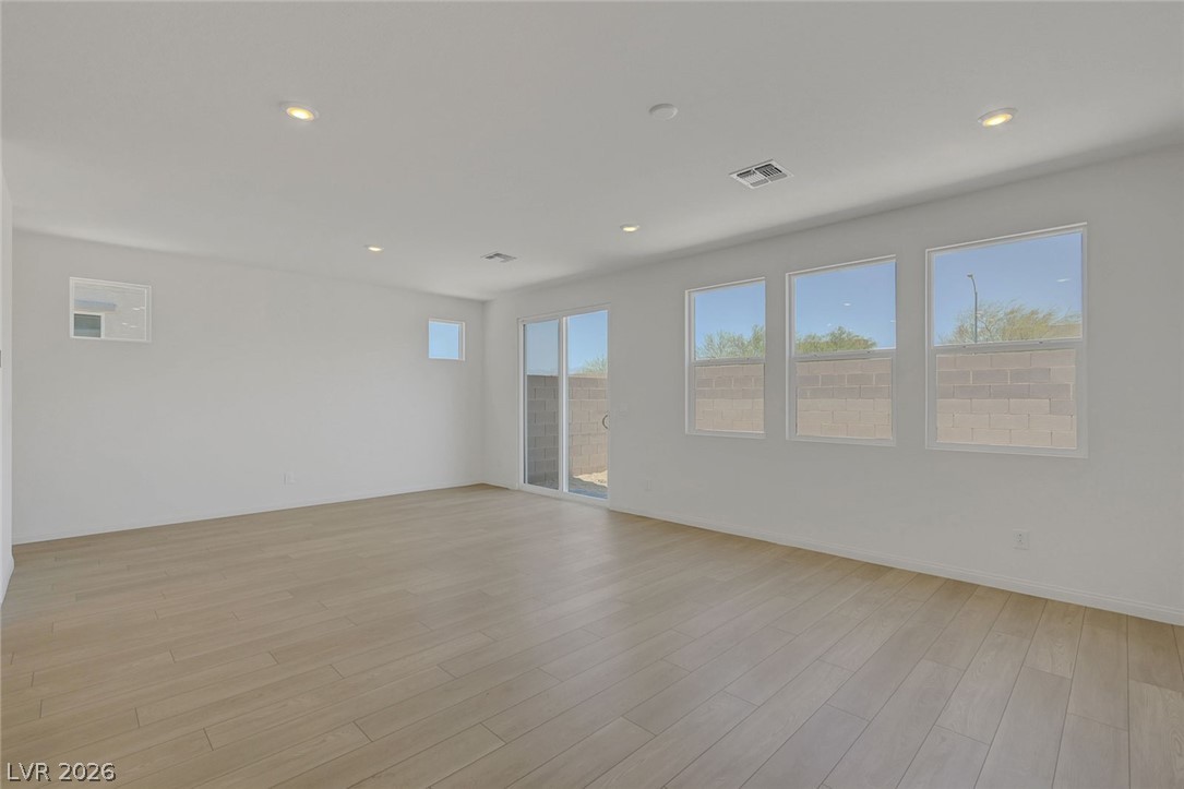 7086 Parkallen Avenue Las Vegas NV 89113