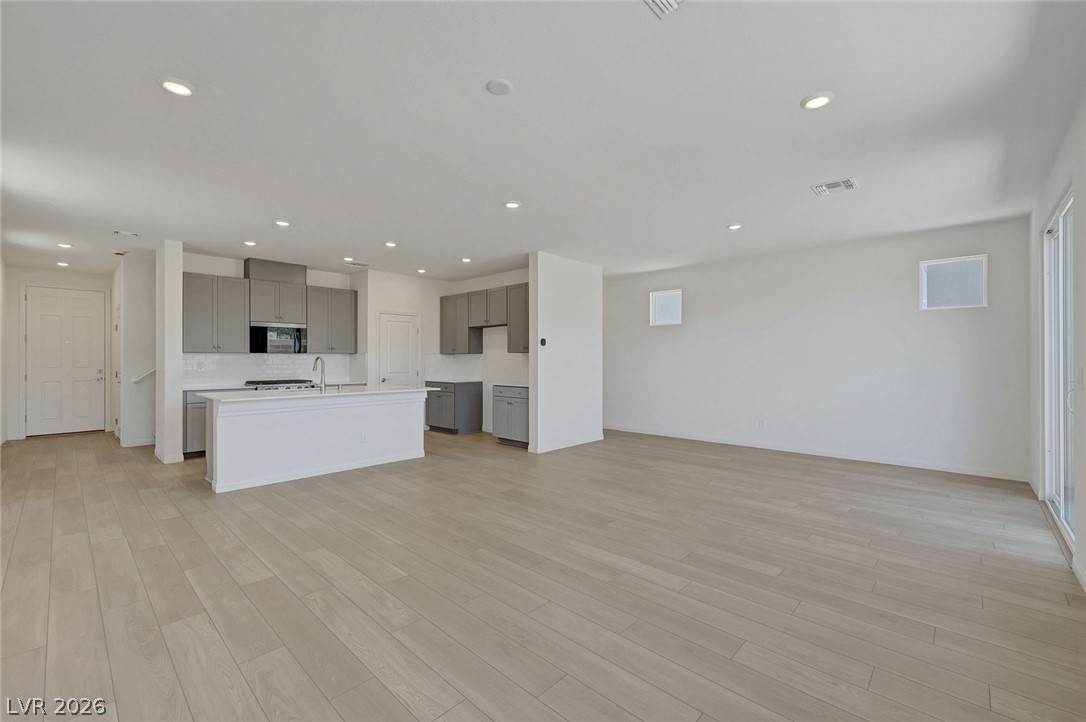 7086 Parkallen Avenue Las Vegas NV 89113