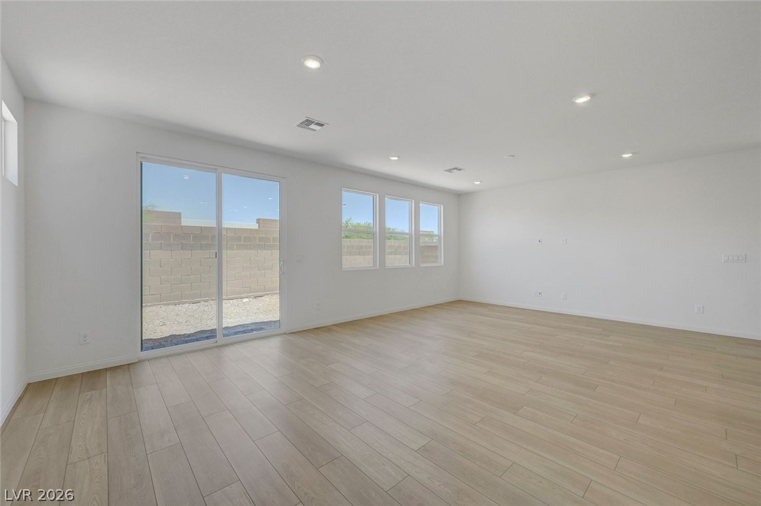 7086 Parkallen Avenue Las Vegas NV 89113