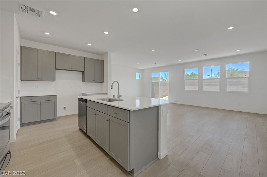 7086 Parkallen Avenue Las Vegas NV 89113