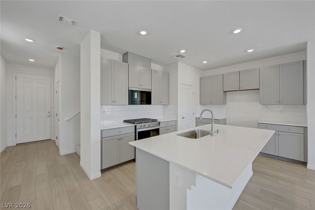 7086 Parkallen Avenue Las Vegas NV 89113