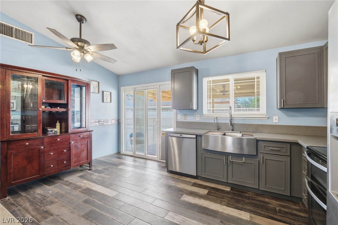 6417 Vinecrest Avenue Las Vegas NV 89108
