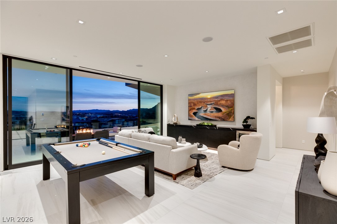 81 Hawk Ridge Drive Las Vegas NV 89135