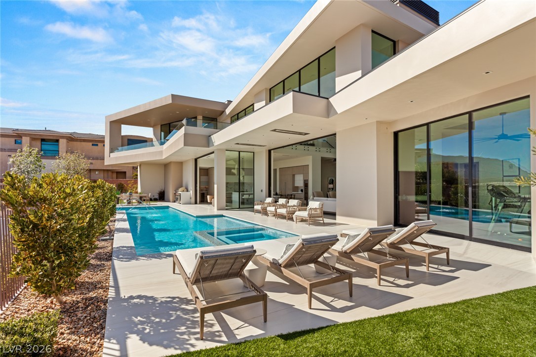 81 Hawk Ridge Drive Las Vegas NV 89135