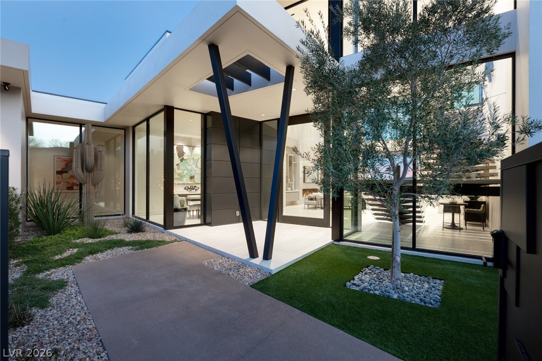 81 Hawk Ridge Drive Las Vegas NV 89135