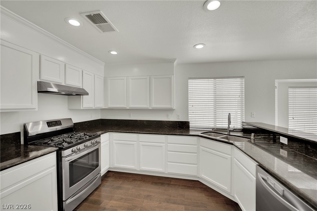 2107 Mountain Echo Avenue Henderson NV 89074