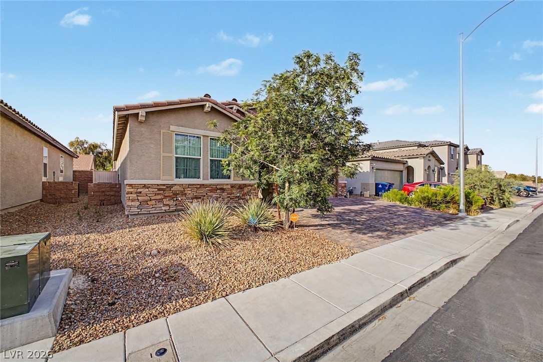 512 Shimmering Sands Avenue North Las Vegas NV 89031