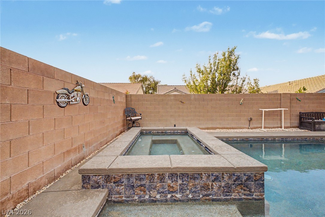 512 Shimmering Sands Avenue North Las Vegas NV 89031